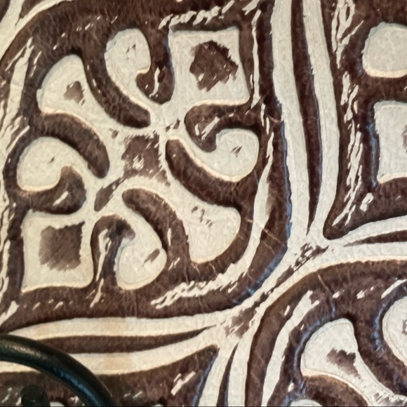 Cowhide Wristlet Clutch Leather Brown Embossed Leather Crossbody bag zippered - Picture 4 of 8